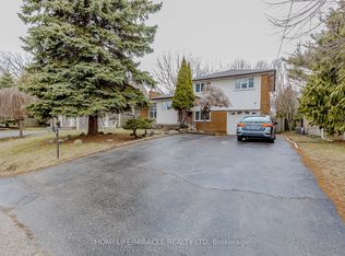 2463 Applewood Dr, Oakville, ON