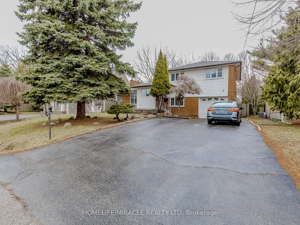 2463 Applewood Dr, Oakville, ON L6L 1V7