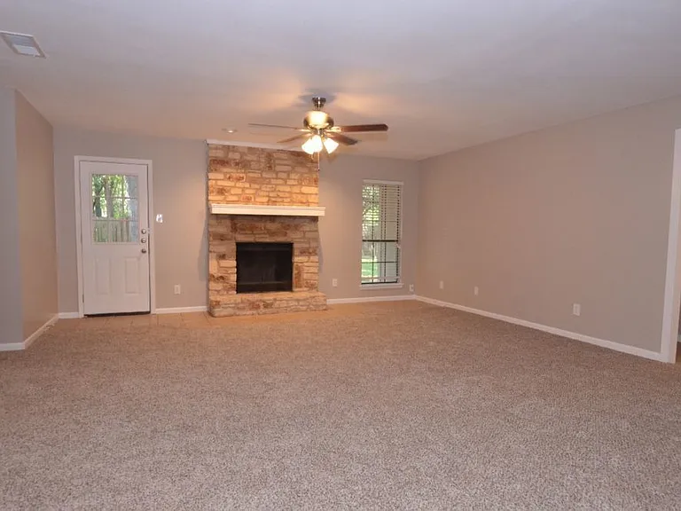 203 County Glen St — Photo 4