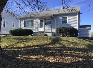 851 S Lake Shore Dr, Decatur, IL 62521