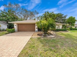 1115 Vinca Ln, Naples, FL 34105