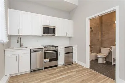 2207 N Broad St — Photo 7