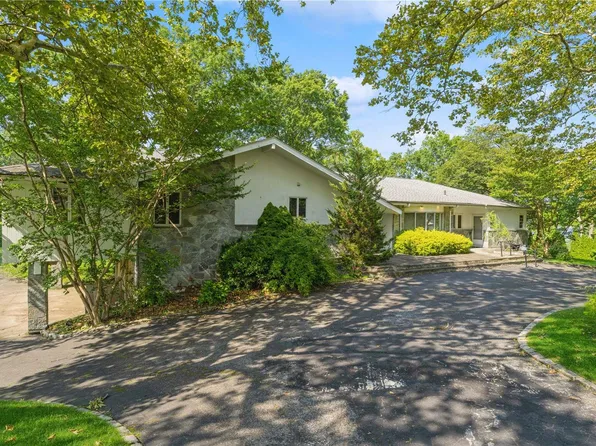 6 Shelter Bay Drive, Great Neck, NY 11024