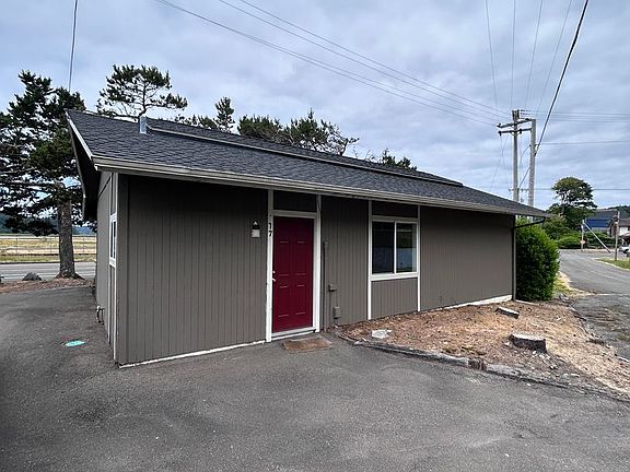 2nd image of 77287 Highway 101 #17