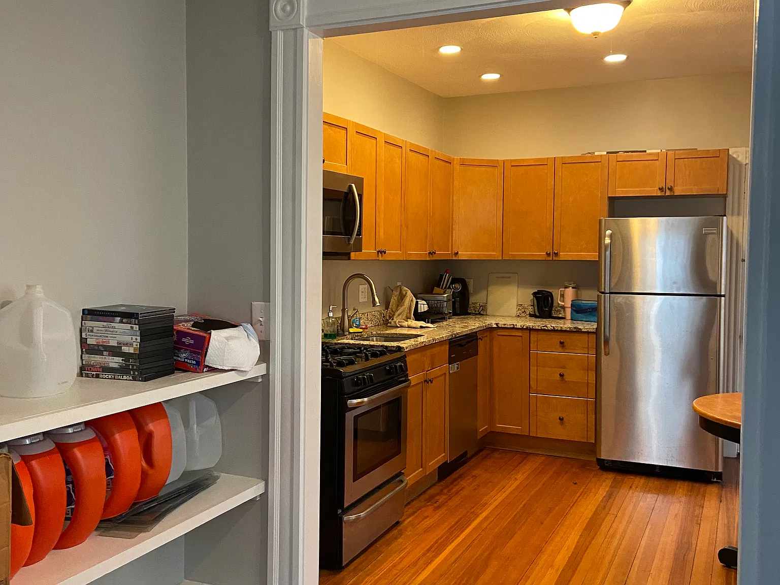 2 bed, 1100 sqft, $2,500 — Photo 4