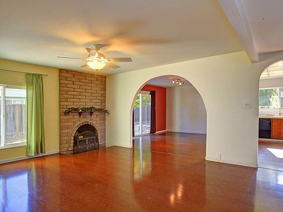 3rd image of 34426 Bacon Pl
