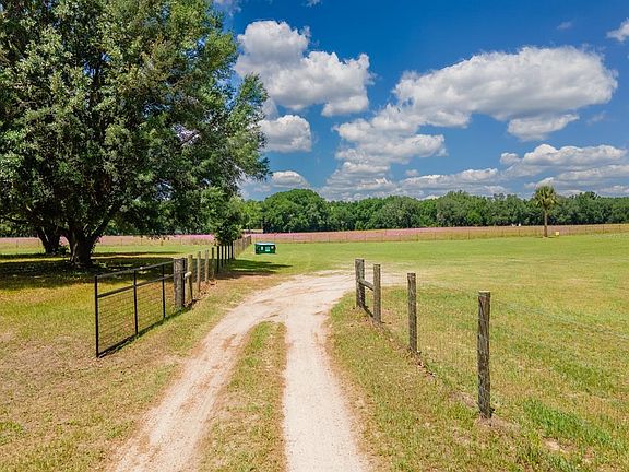 3rd image of 4381 NE 105th Pl