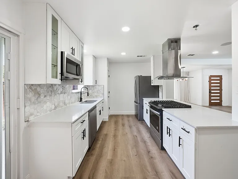7765 El Pensador Dr — Photo 11