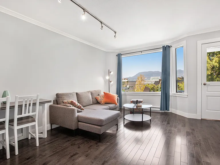 3546 Point Grey Rd #B — Photo 1