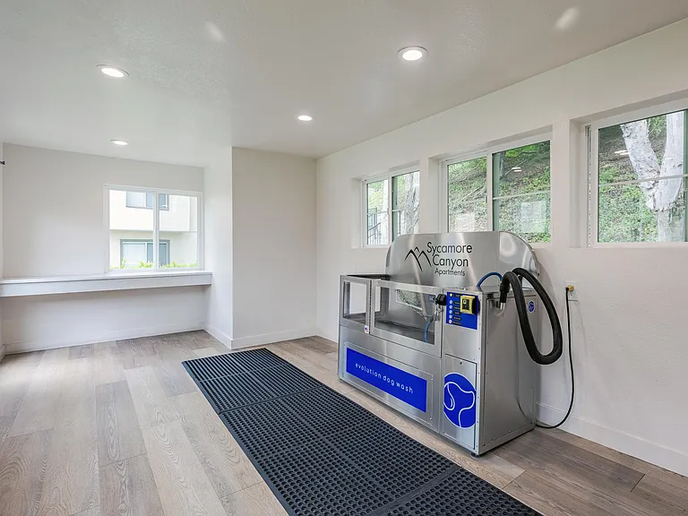 Sycamore Canyon Apartments — Photo 15