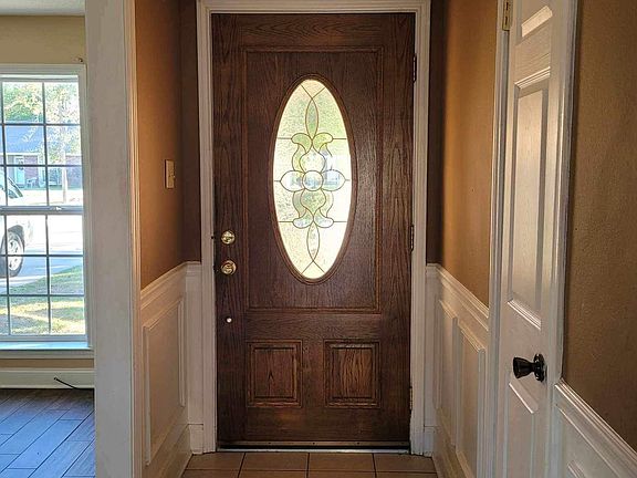 2nd image of 460 Lenwood Dr