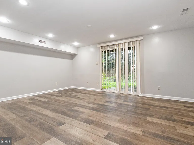54 Hamlet Dr — Photo 19