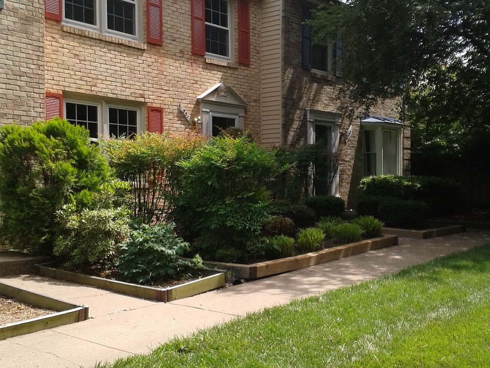 1st image of 301 Gundry Dr
