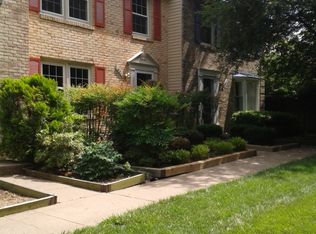 301 Gundry Dr, Falls Church, VA 22046