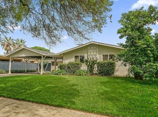 9406 Gothic Ave, North Hills, CA 91343
