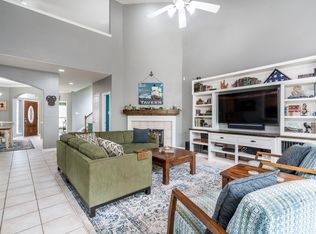 10 S April Mist Cir, Conroe, TX 77385