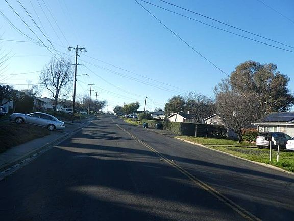 5th image of 30 Acacia Ave