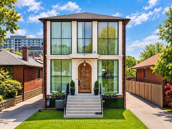 39 Chandos Ave, Toronto, ON M6H 2E6