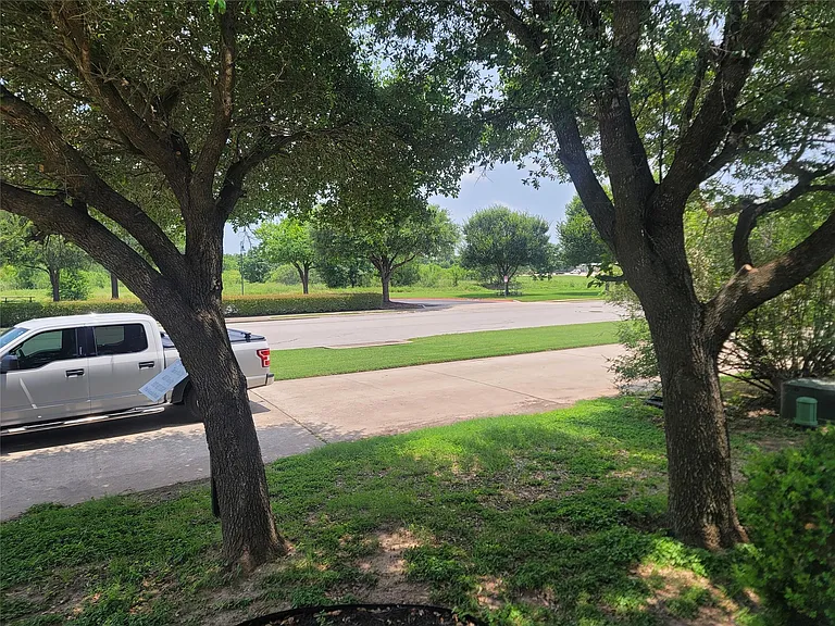 319 Riverwalk Dr — Photo 32