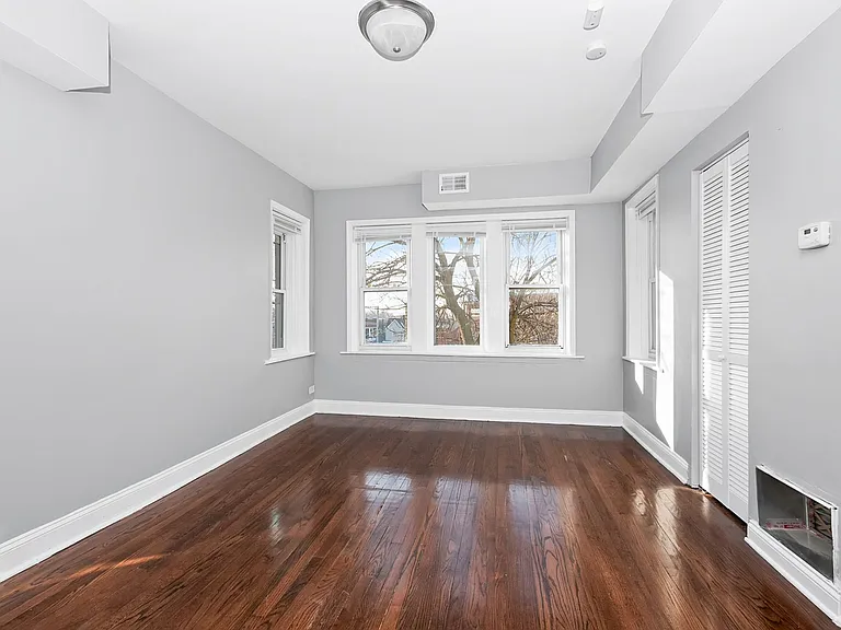 1215 E 72nd St — Photo 18