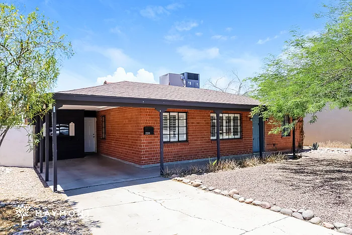 2311 W Whitton Ave — Photo 1