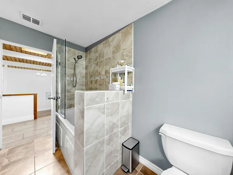1066 Palmerston Ave — Photo 30