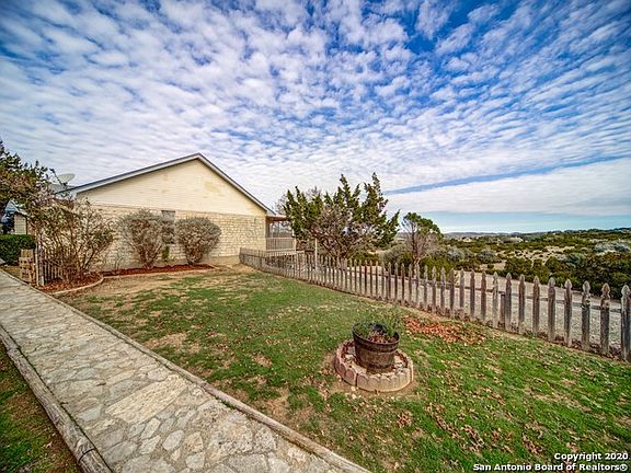 2nd image of 412 Lake Side Cir