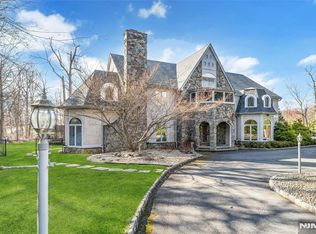 9 Cameron Rd, Saddle River, NJ 07458