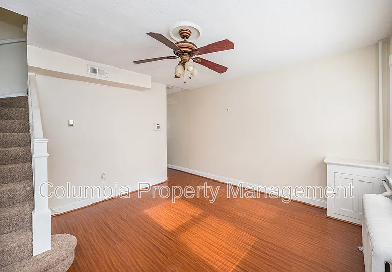 1159 3rd St NE — Photo 2