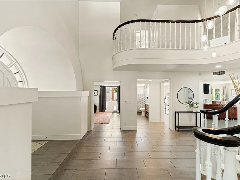 2233 Versailles Ct — Photo 27