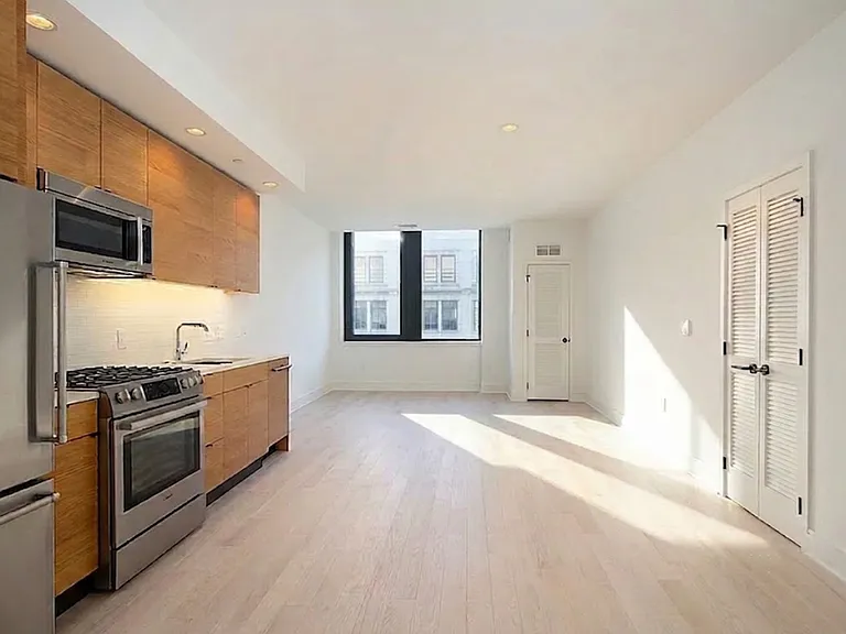 10 Provost St #711 — Photo 2