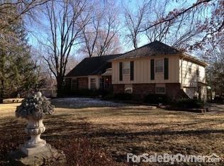 2317 W 105th St, Leawood, KS 66206