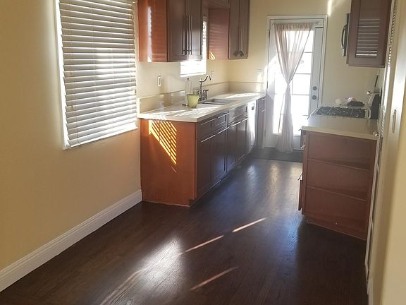 4th image of 5851 Sunfield Ave