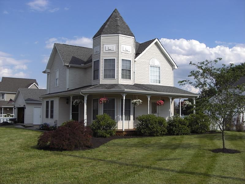 Front corner view 