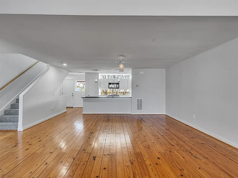 6935 Yellowstone Way Dr — Photo 25