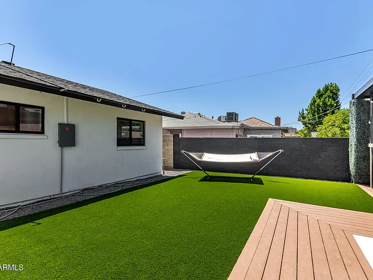 2544 E Pierson St — Photo 39