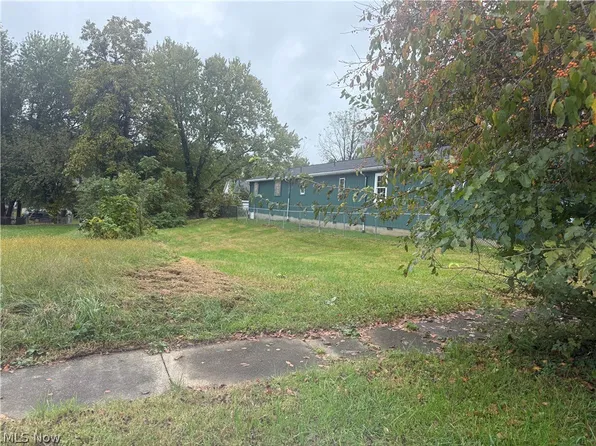 1004 Williams St, Parkersburg, WV 26101