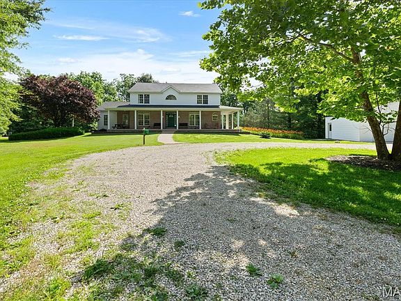 2nd image of 4 Hahn Estate Rd