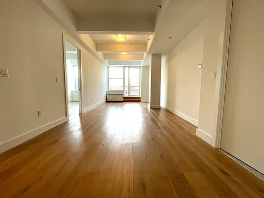 Rented by Manhattan Realty Group | media 9