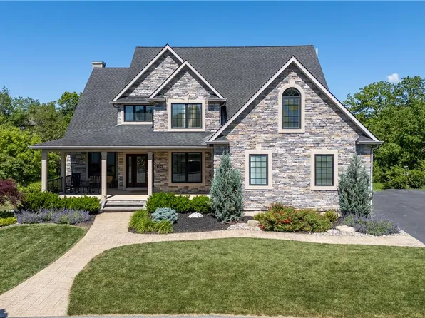 2244 Wagon Wheel Dr, Easton, PA 18040