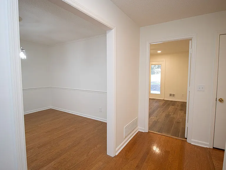 1110 Slann Dr — Photo 13