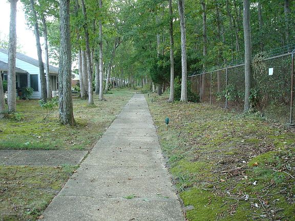 3rd image of 251B Jefferson Ct #251-B