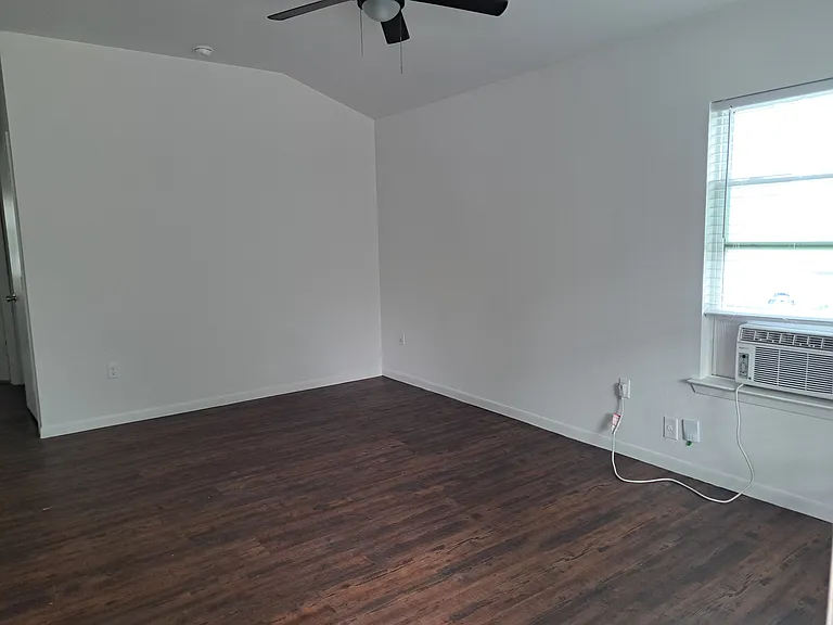 1413 Egypt St #D — Photo 12
