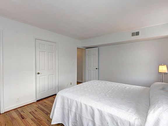 3rd image of 3082 S Abingdon St APT B1