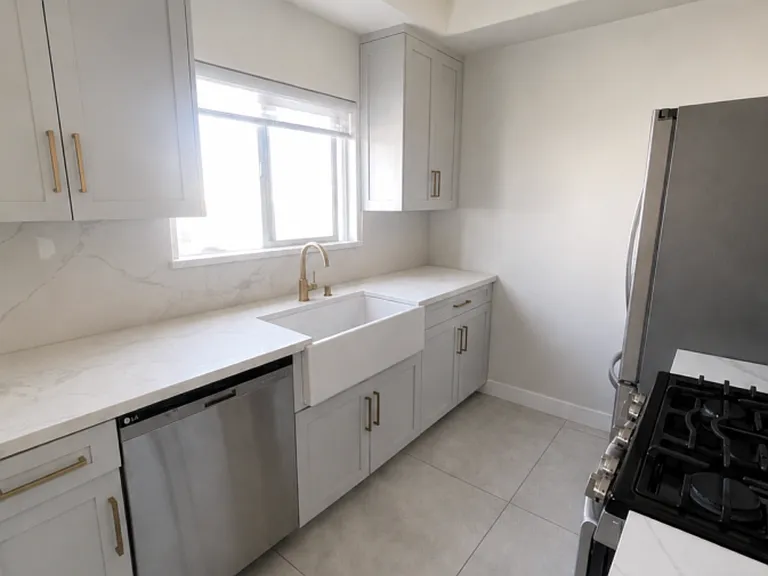 7124 Woodman Ave — Photo 6