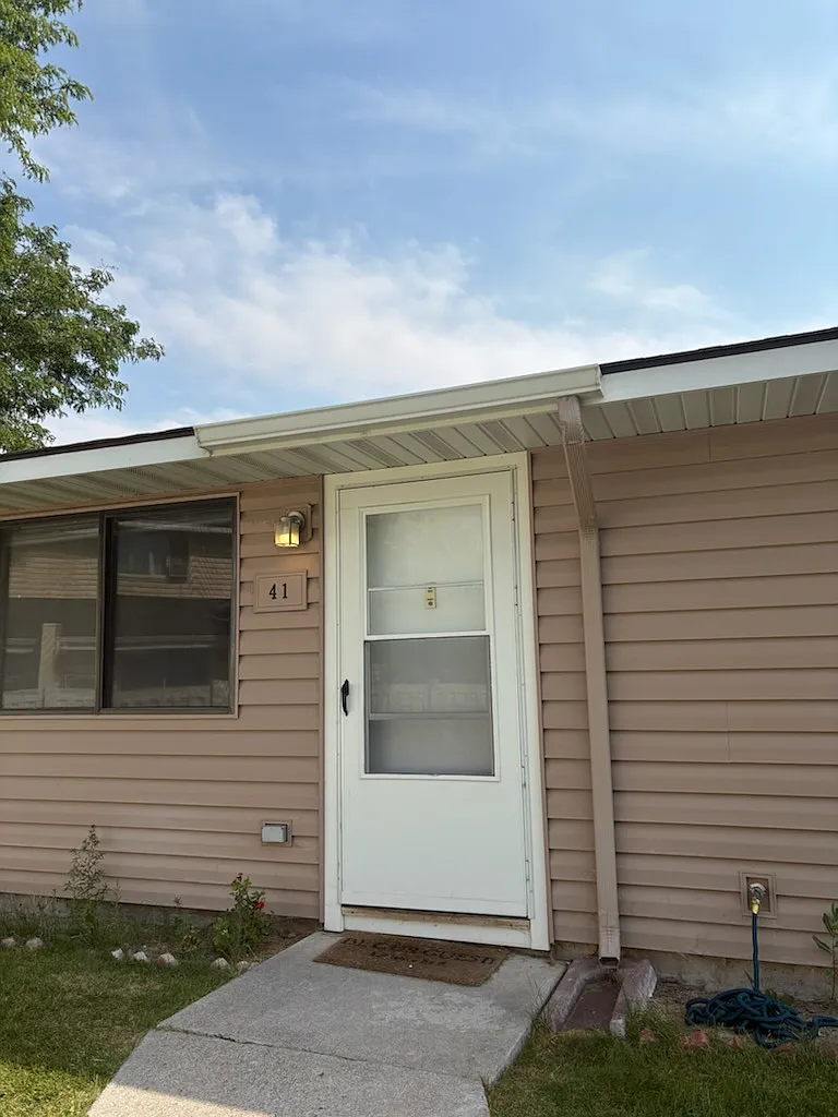2 bed, 896 sqft, $1,150 — Photo 1