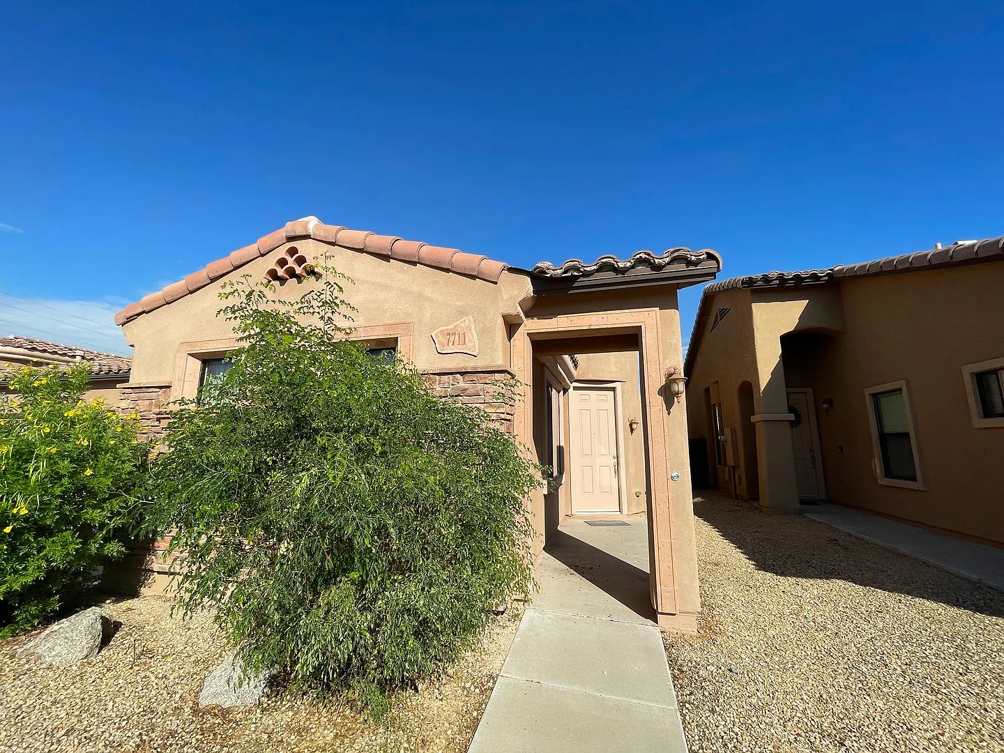 Ideal 4 Br 3 Ba 2 Cg Gated Home Near Loop 202 and Baseline in Laveen — Photo 3