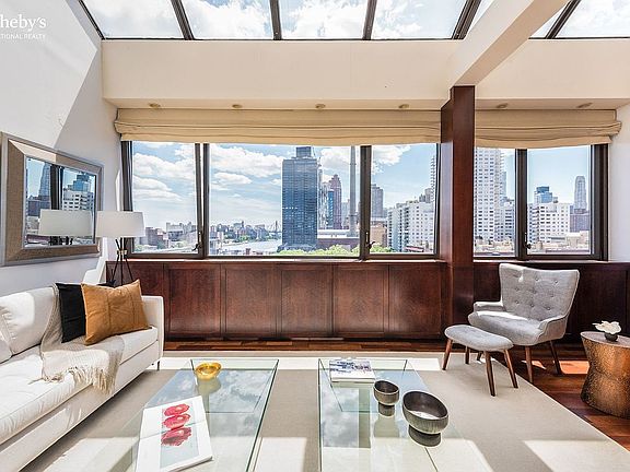 2nd image of 2 E End Ave Unit Penthouse D
