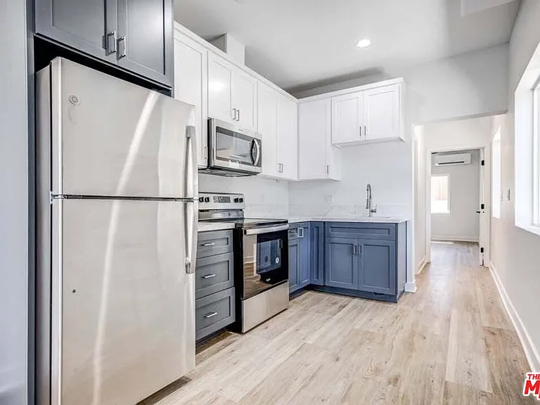 624 W 83rd St #626-1/4 — Photo 10