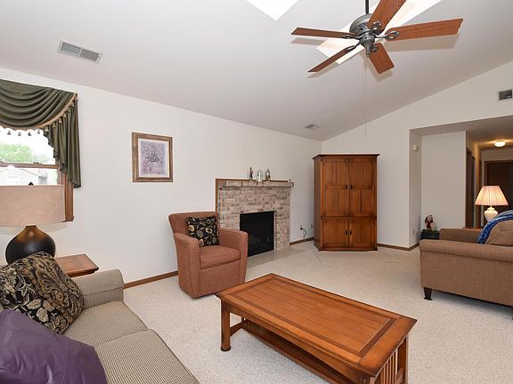 2nd image of 5521 Cambridge LANE #6